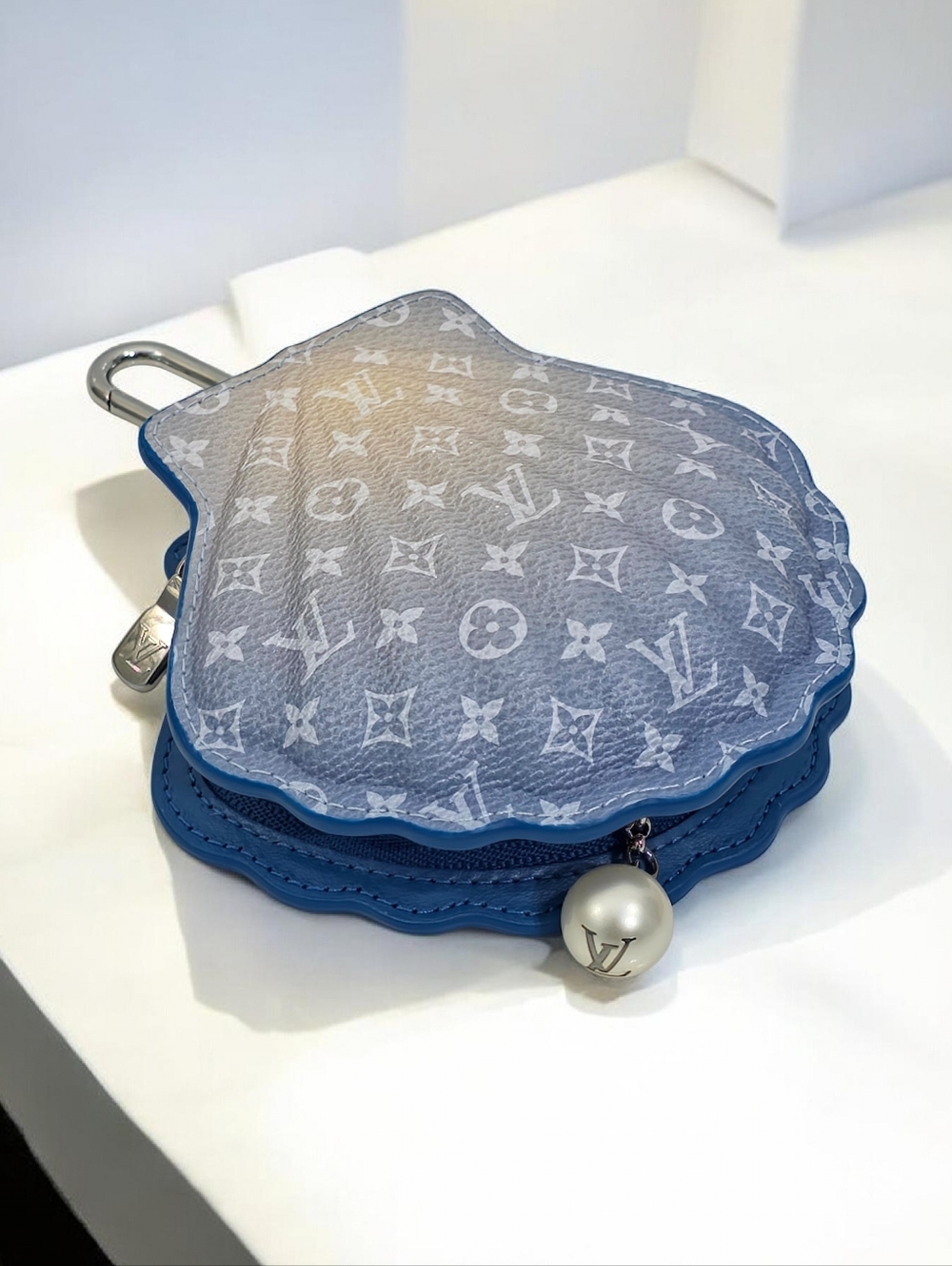 Louis Vuitton Limited Edition Monogram Shell Bag Charm Coin Purse - Picture 9 of 16